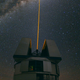 Láser disparado desde el Observatorio Europeo del Sur, en Chile, para medir la distorsión atmosférica. Foto ESO